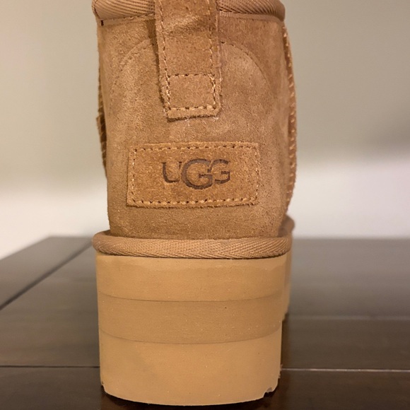 UGG Women’s Classic Ultra Mini Platform Boots - Picture 9 of 16